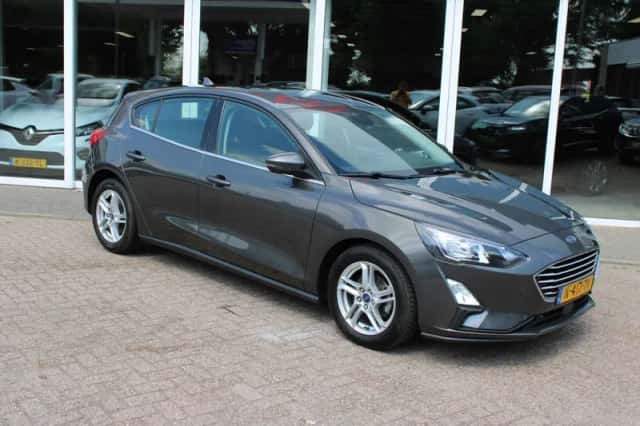 Ford Focus (2022) thumbnail 2