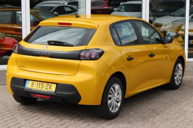 Peugeot 208 (2021) thumbnail 3