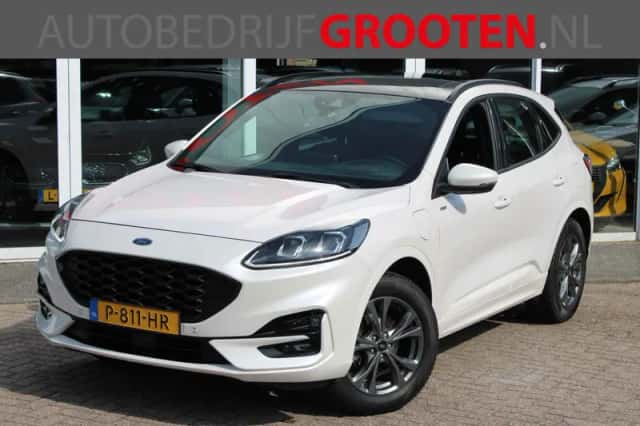 Ford Kuga (2022) thumbnail 1