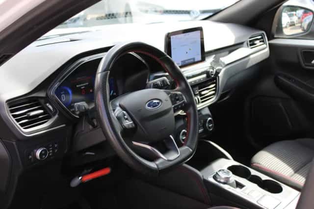 Ford Kuga (2022) thumbnail 4