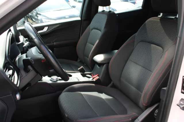 Ford Kuga (2022) thumbnail 5