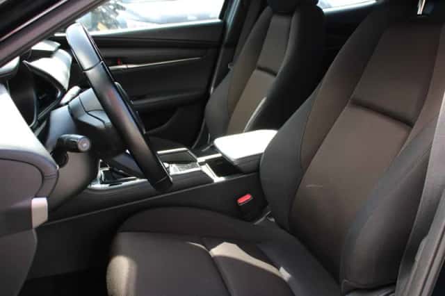 Mazda 3 (2022) thumbnail 4