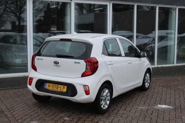 Kia Picanto (2020) thumbnail 3