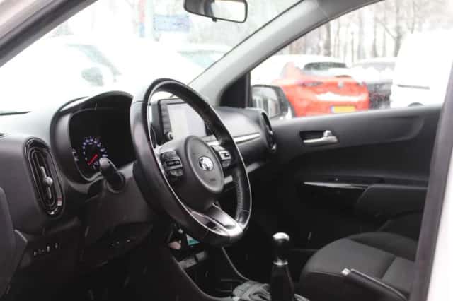 Kia Picanto (2020) thumbnail 4