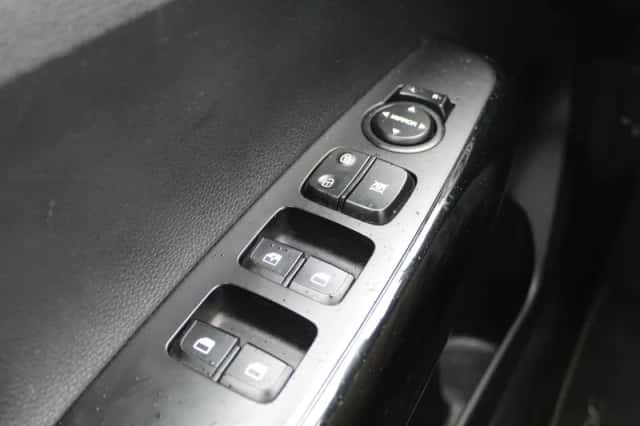Kia Picanto (2020) thumbnail 6