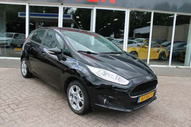 Ford Fiesta (2016) thumbnail 2