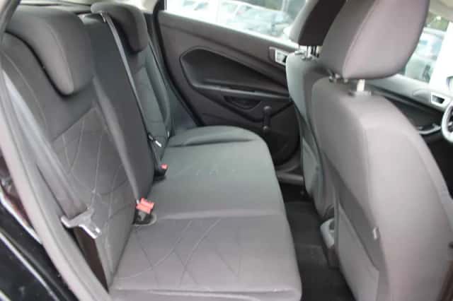 Ford Fiesta (2016) thumbnail 5