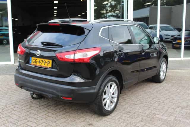 Nissan Qashqai (2015) thumbnail 3