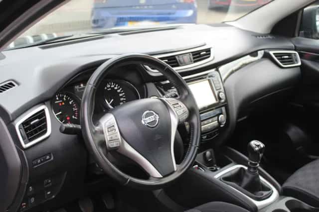 Nissan Qashqai (2015) thumbnail 5