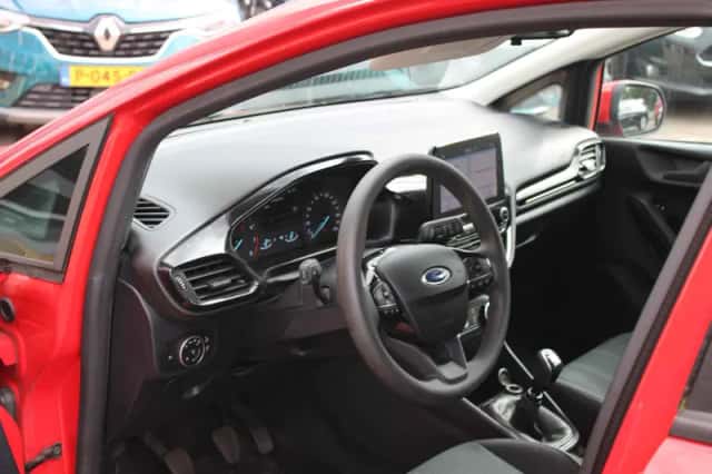 Ford Fiesta (2021) thumbnail 4