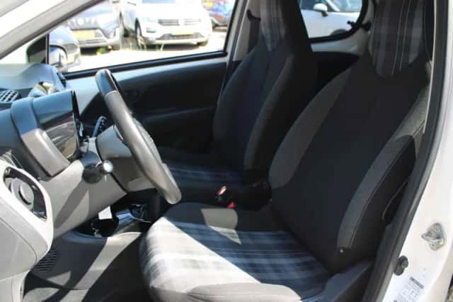 Peugeot 108 (2020) thumbnail 5