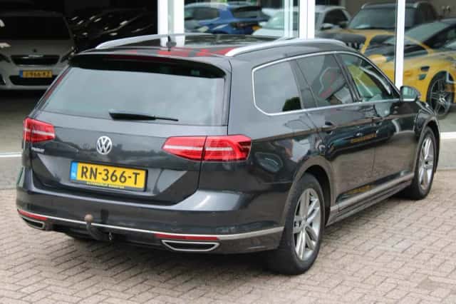 Volkswagen Passat (2018) thumbnail 3