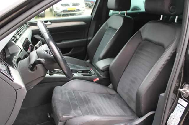 Volkswagen Passat (2018) thumbnail 5