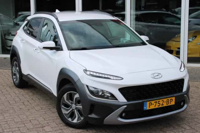 Hyundai Kona (2022) thumbnail 2