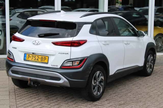 Hyundai Kona (2022) thumbnail 3