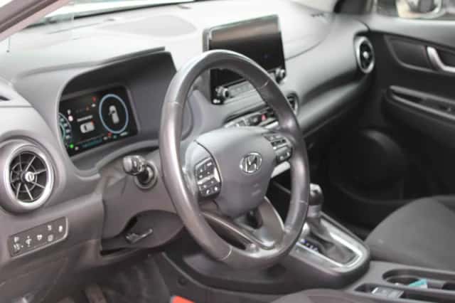 Hyundai Kona (2022) thumbnail 4