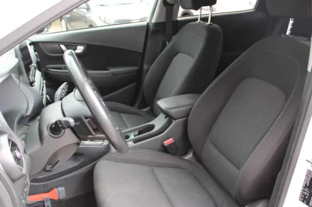 Hyundai Kona (2022) thumbnail 5