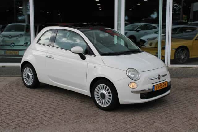 Fiat 500 (2009) thumbnail 2