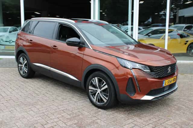 Peugeot 5008 (2021) thumbnail 2