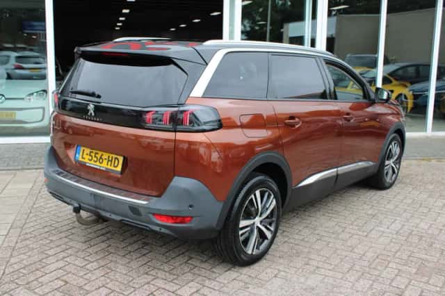 Peugeot 5008 (2021) thumbnail 3