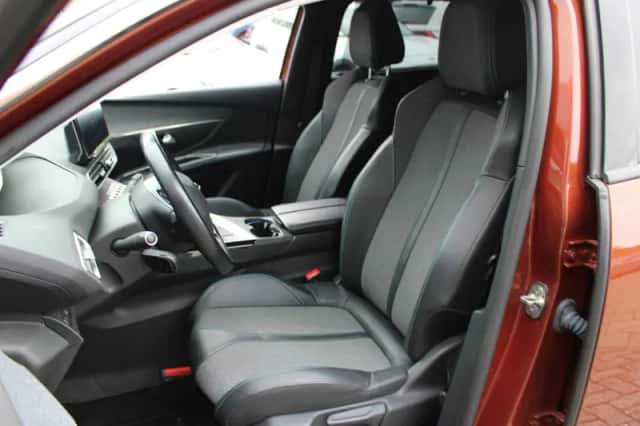 Peugeot 5008 (2021) thumbnail 5