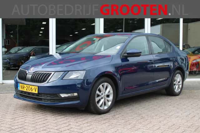 Škoda Octavia (2017) thumbnail 1