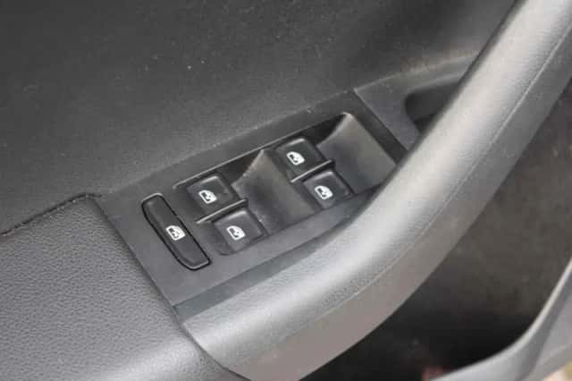 Škoda Octavia (2017) thumbnail 6