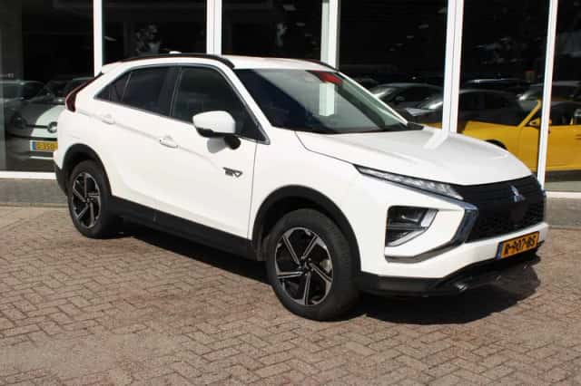 Mitsubishi Eclipse Cross (2022) thumbnail 2