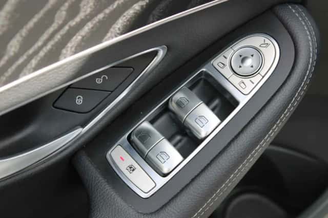 Mercedes-Benz C-Klasse (2016) thumbnail 6