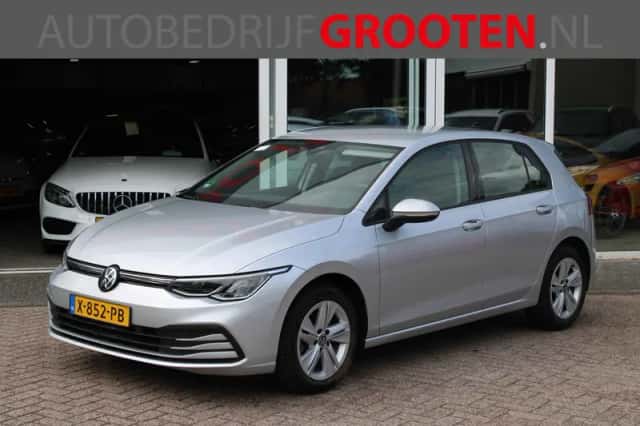 Volkswagen Golf (2024) thumbnail 1