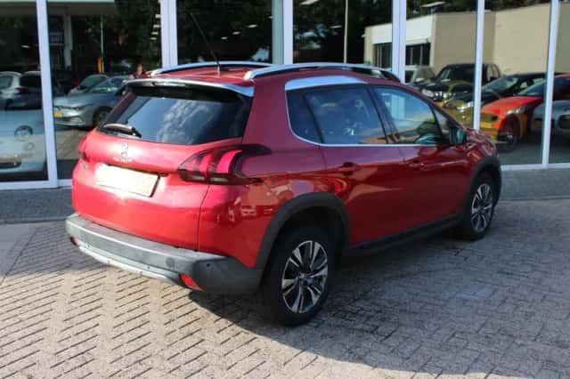 Peugeot 2008 (2018) thumbnail 3