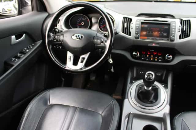 Kia Sportage (2015) thumbnail 2