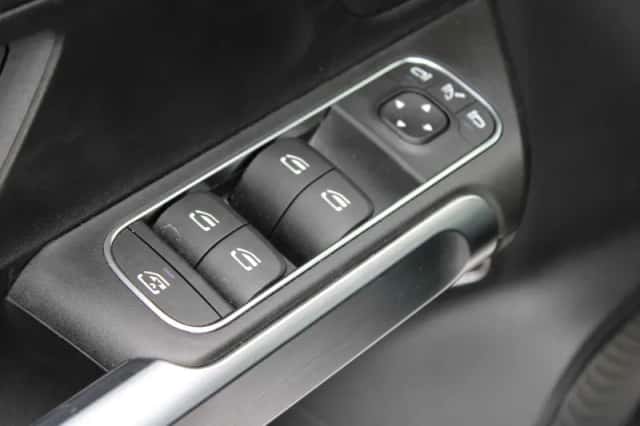Mercedes-Benz GLB-Klasse (2021) thumbnail 6