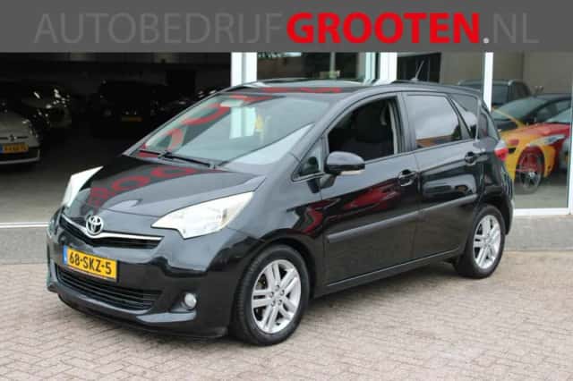 Toyota Verso S (2011) thumbnail 1