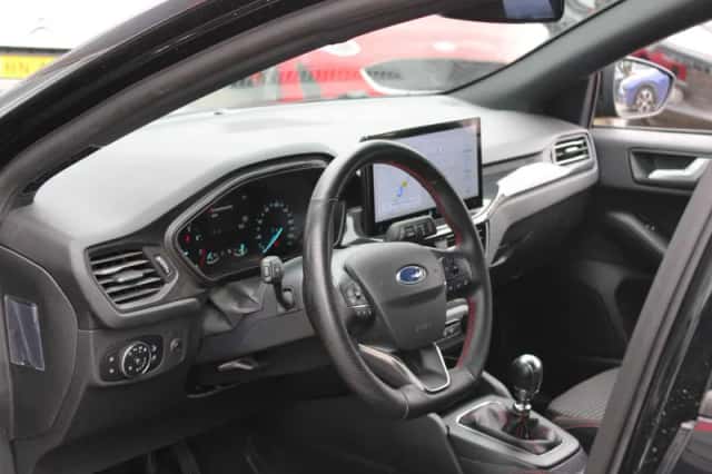 Ford Focus (2024) thumbnail 4