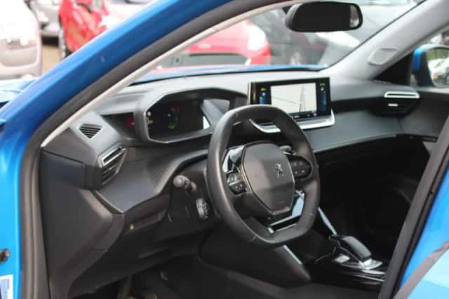 Peugeot e-2008 (2021) thumbnail 4