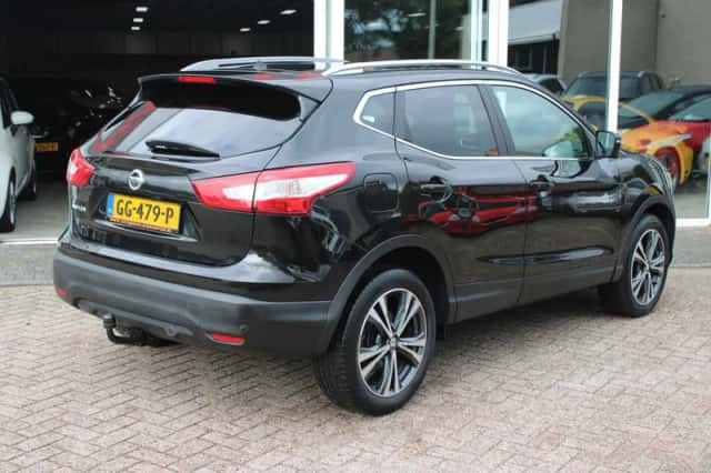 Nissan Qashqai (2015) thumbnail 3