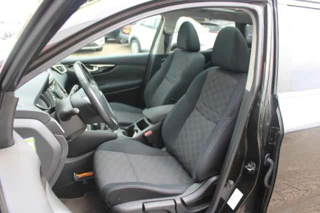 Nissan Qashqai (2015) thumbnail 5