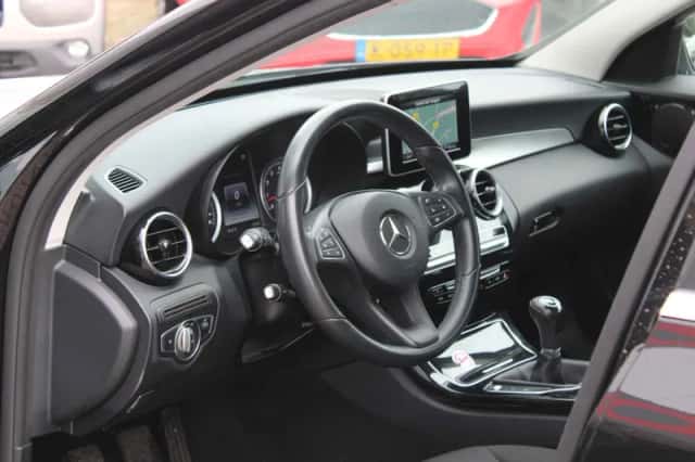 Mercedes-Benz C-Klasse (2017) thumbnail 4