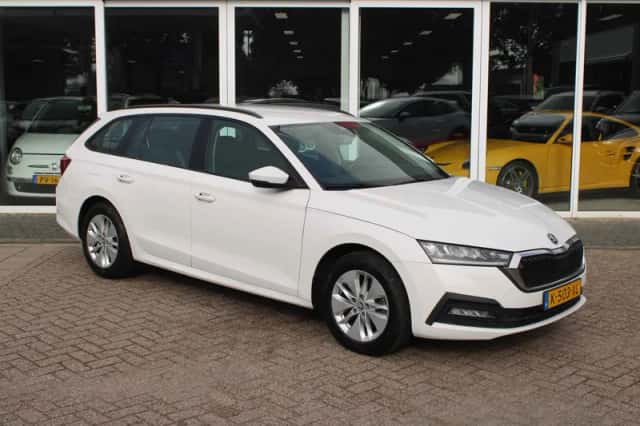 Škoda Octavia (2021) thumbnail 2