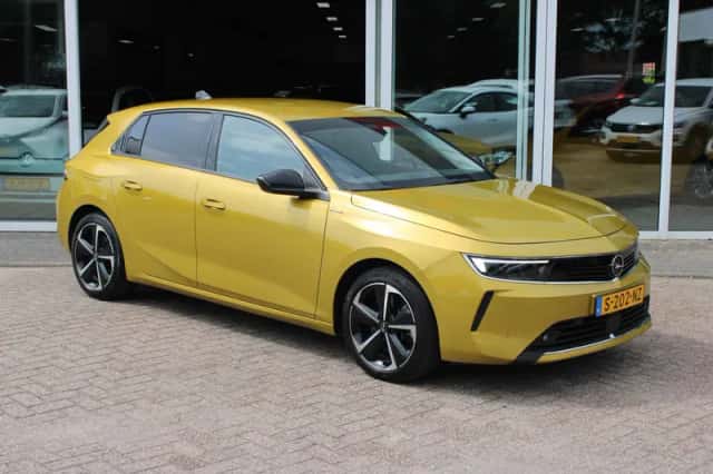 Opel Astra (2023) thumbnail 2