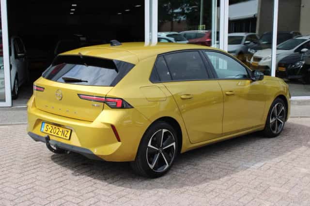 Opel Astra (2023) thumbnail 3