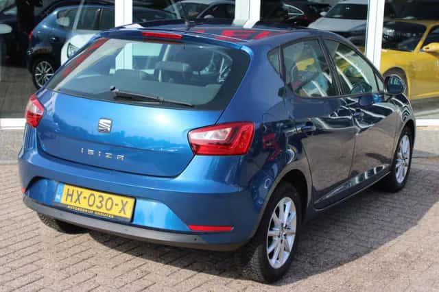 SEAT Ibiza (2016) thumbnail 3
