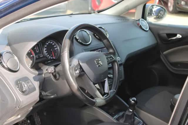 SEAT Ibiza (2016) thumbnail 4