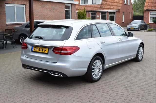 Mercedes-Benz C-Klasse (2017) thumbnail 2