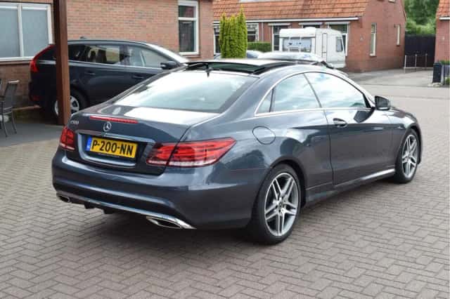 Mercedes-Benz E-Klasse (2013) thumbnail 2