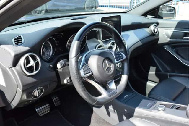 Mercedes-Benz CLA-Klasse (2015) thumbnail 3