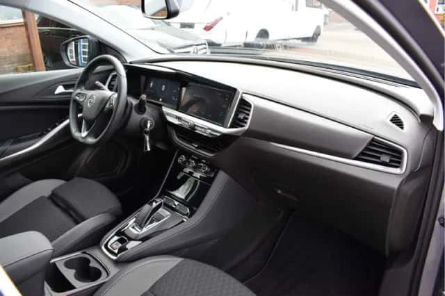 Opel Grandland (2022) thumbnail 3