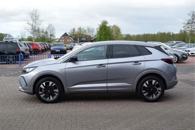 Opel Grandland (2022) thumbnail 4