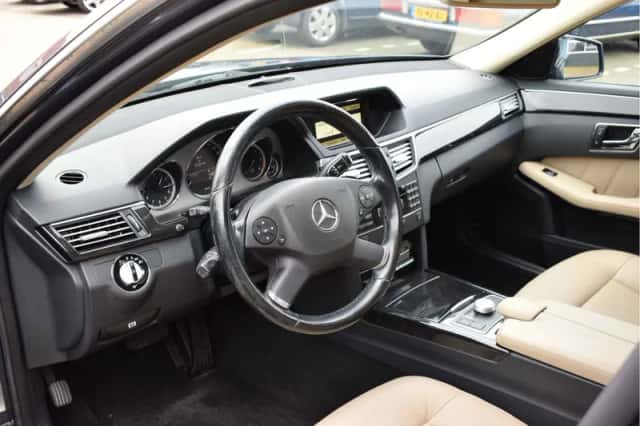 Mercedes-Benz E-Klasse (2010) thumbnail 4